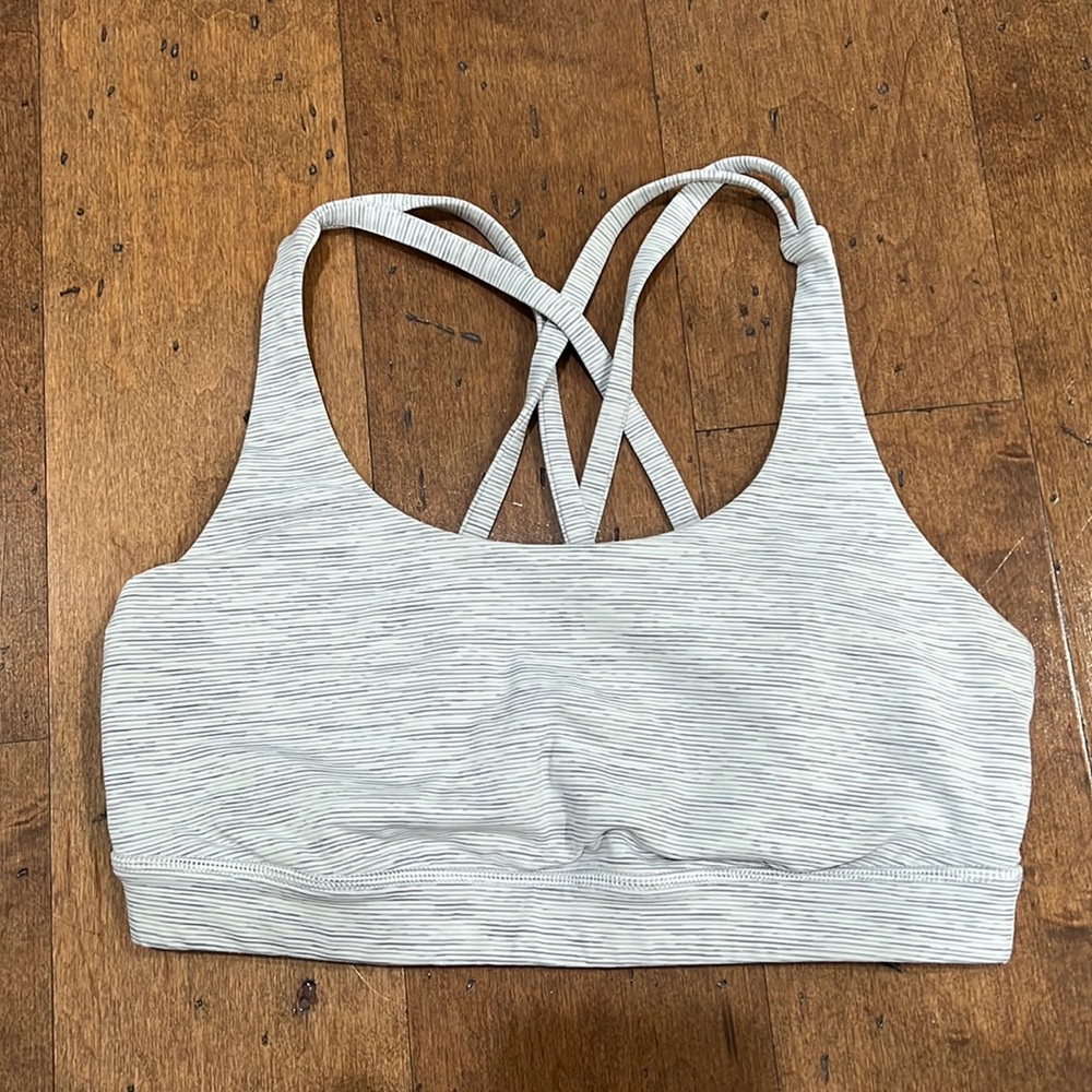 Lululemon Energy Bra size 6 LIKE NEW